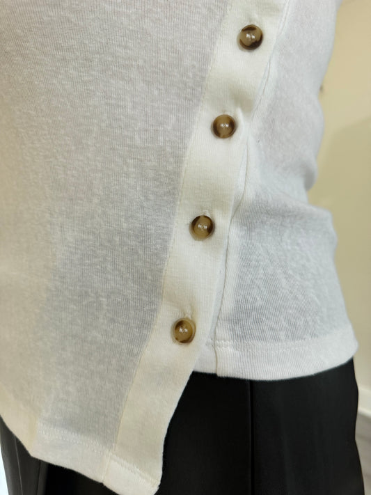 Side Button Detail Tank