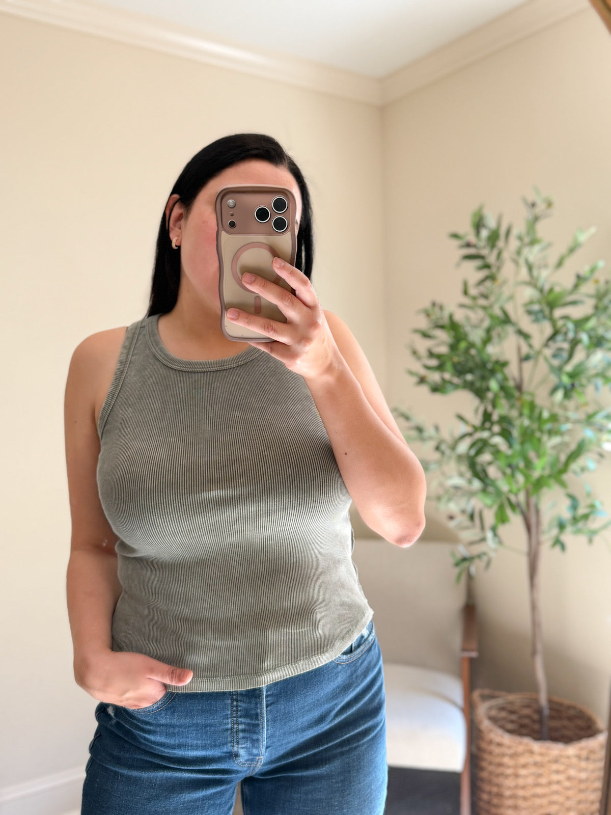 Simple Ribbed Tank